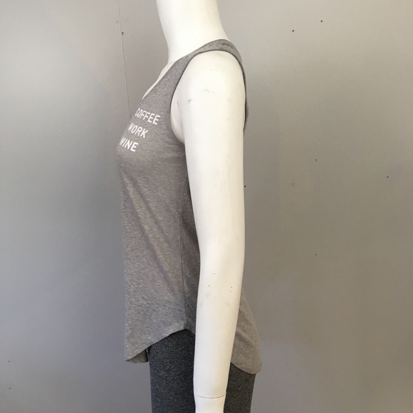 New! Zoe + Liv Tank Top - Picture 3 of 4